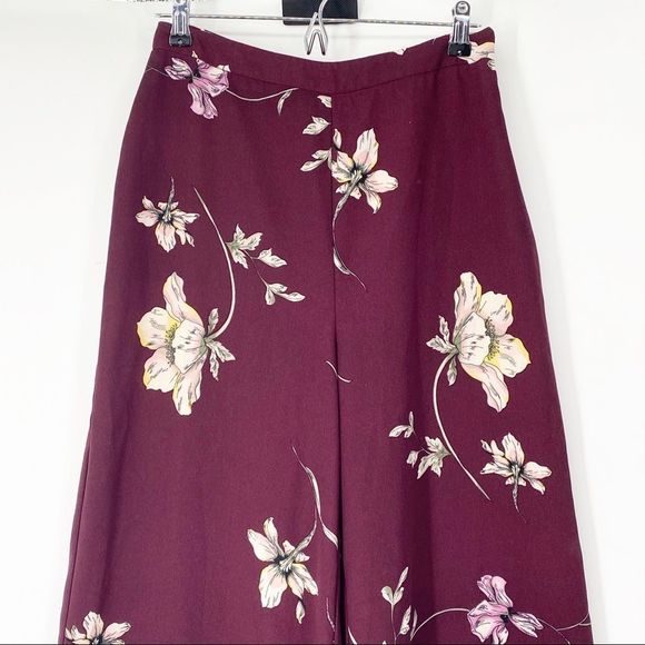 Lauren Conrad Runway Floral gaucho Cropped pants 8 - Picture 4 of 9